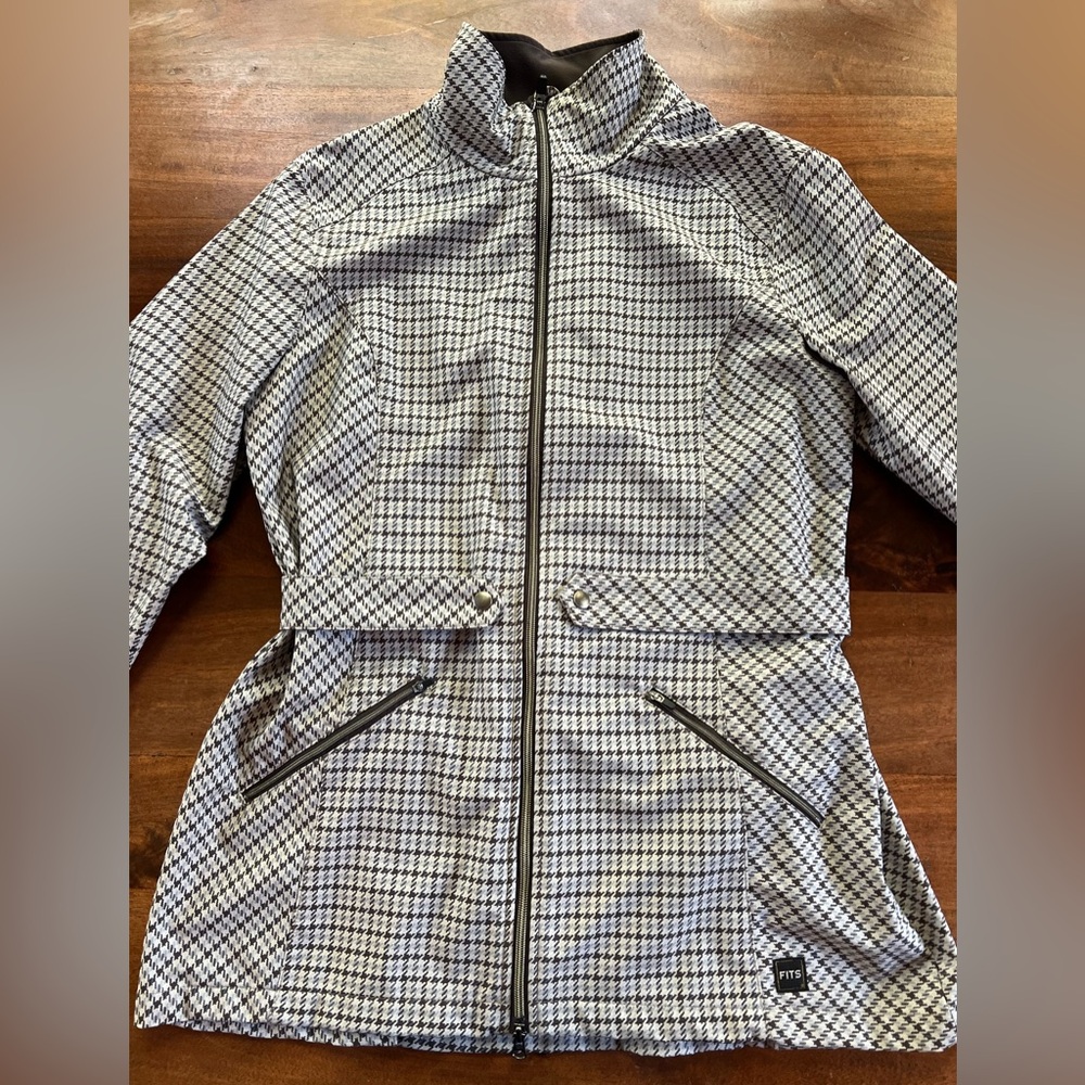 FITS Riding Women’s Soft Shell  Jacket Size XL Zip Front Multi-Color Plaid